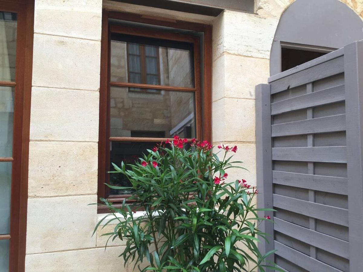 L'Atelier D'Auguste - Terrasse En Plein Coeur De Bordeaux Apartment Luaran gambar
